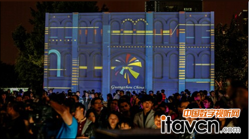 Vivitek(麗訊)D8900投射出第四屆廣州燈光節的LOGO影像