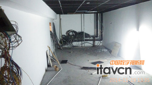 �C(j��)��������