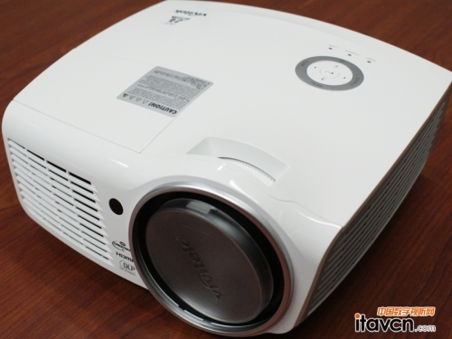 DX864 配備投影機專用包,方便用戶隨身攜帶