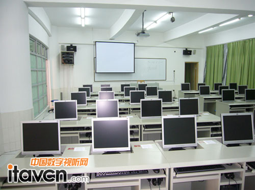 短焦互動教育投影機已成為提高效率的教學利器