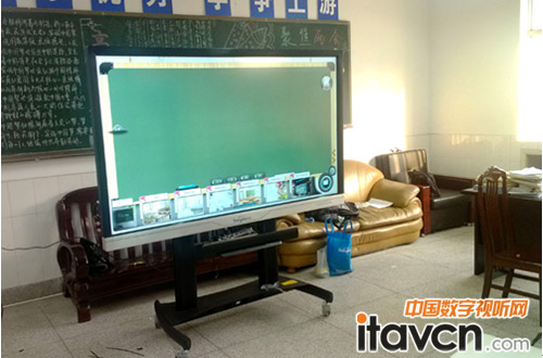 中院采用84寸Max-pro觸控一體機