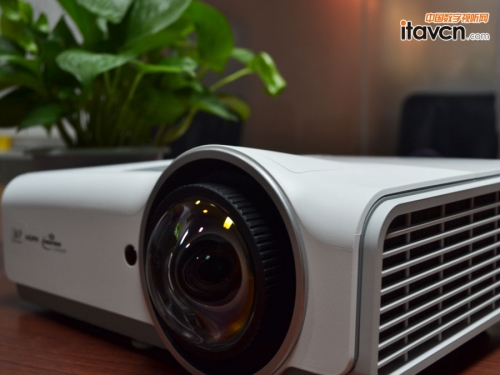 Vivitek(麗訊)短焦投影機DX881ST