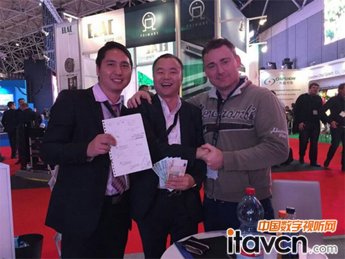 易事達3D顯示屏亮相ISE展