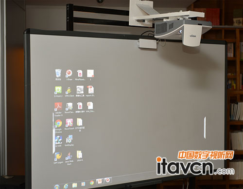 Vivitek(麗訊)D755WTIR短焦互動(dòng)教育投影機(jī)擁有0.351的超短距離投射比