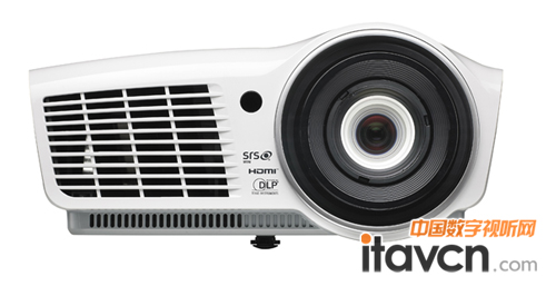 Vivitek(麗訊)CHC1122P配備1.5倍變焦鏡頭可投射200寸大畫面