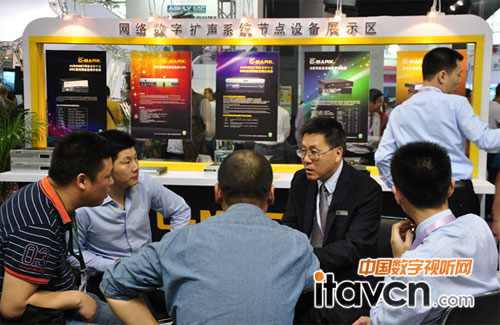 �܌��������L�c���e���齻��