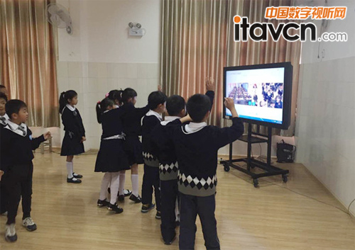 “在線課堂”解決獨龍族教育困境