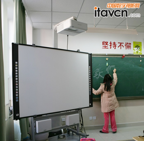 索尼投影機(jī)在人大附中朝陽(yáng)學(xué)校的典型應(yīng)用