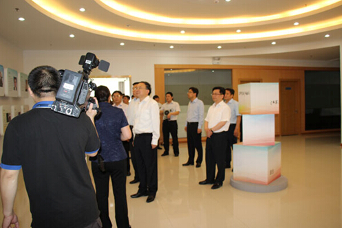 李書記一行參觀清投視訊展廳