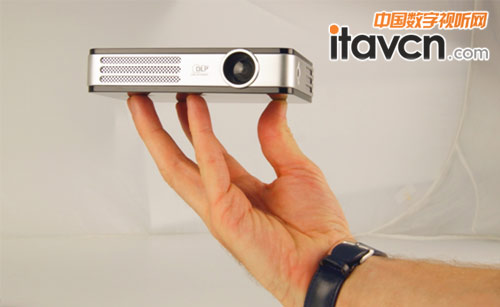 Vivitek(麗訊)QUMI Q4微投擁有豐富的接口