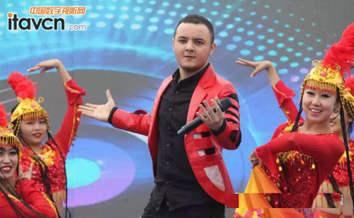 阿爾法激情獻(xiàn)唱