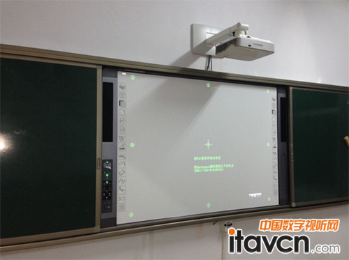 ���ϼ��ⳬ�̽�ͶӰ�C�����������ЬF�����̌W