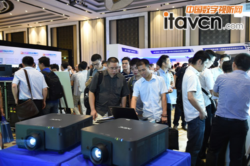 NEC Showcase2015&bull;�Ϻ�վչ���F(xi��n)�����^����