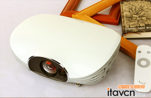 ɫ������