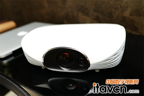 神畫Y1J智能投影