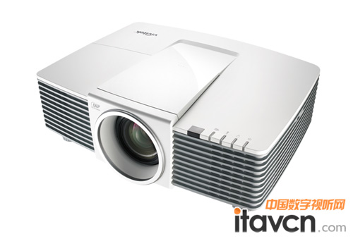 Vivitek(��Ӎ)չʾ�°��꼴�����еĹ���ͶӰ�CDX3351