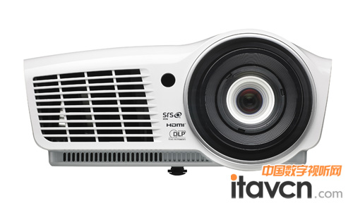 Vivitek(麗訊)CHC1122P配備1.5倍變焦鏡頭可投射200寸大畫面