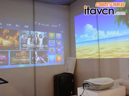 2015�����YƷչ�A�M��Ļ������ͶӰ����չ��