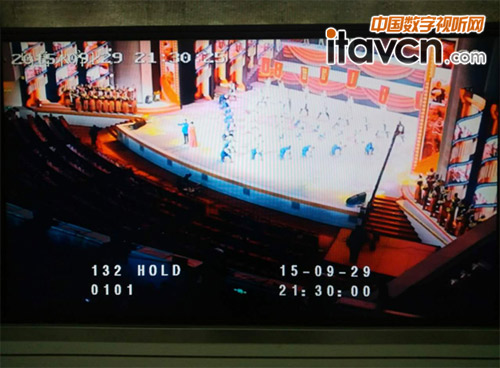 9月29日晚新疆人民大會堂里文藝晚會《禮贊新疆》正在緊張的排練中