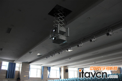 青島湘潭路小學多功能廳