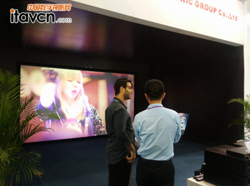 AVANZA激光工程投影機廣交會備受矚目