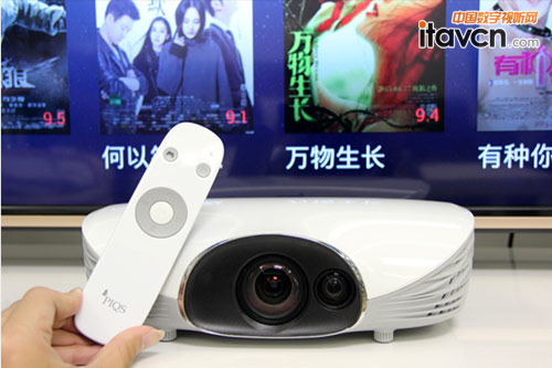 央視推薦品牌產品-神畫Y1自動對焦智能投影儀