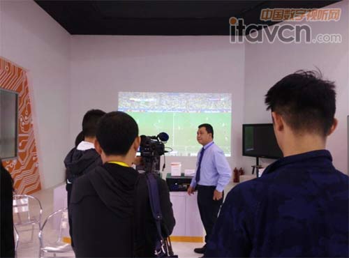 AVANZA激光工程投影機點亮2015中國西部進口展