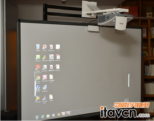 Vivitek(麗訊)D755WTIR擁有0.351的超短距離投射比