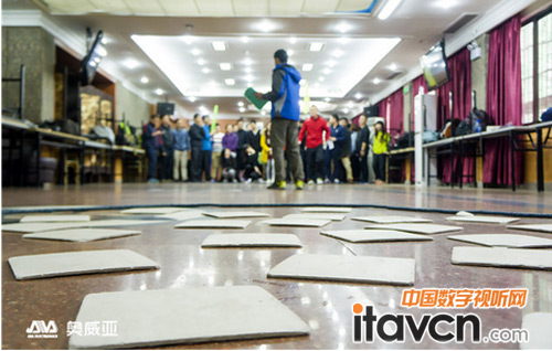 (為了勝利,我們蓄勢待發(fā))