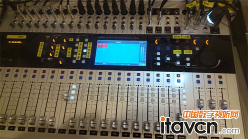 C-MARK�����{���_