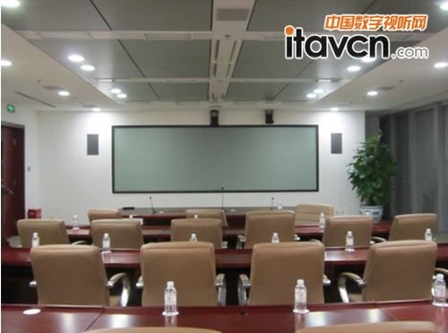 日立工程投影機在視頻會議室背投融合應(yīng)用中表現(xiàn)出色