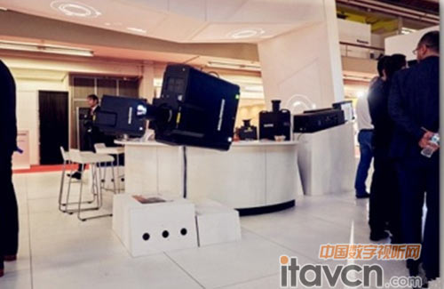 ����늣�PLϵ�г��̽��������ͶӰ�C(j��)