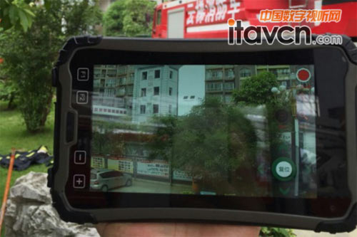 圖3:現場消防員通過PAD接收高空偵查圖像