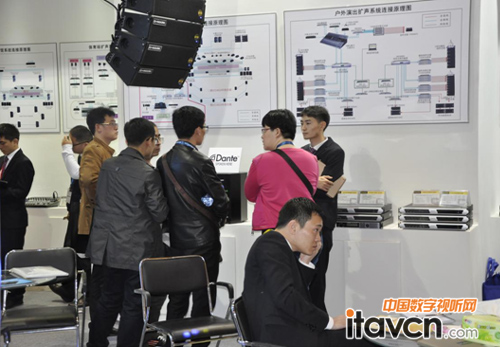 專業人士耐心講解