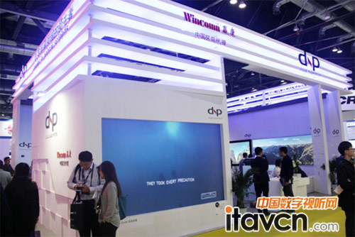 dnp于IFC 展出新款STS屏幕