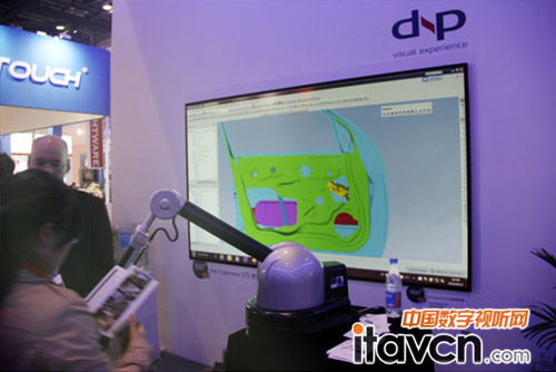 亮點一:新一代正投短焦屏幕STS