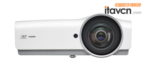 Vivitek(麗訊)DX881ST的短焦鏡頭1米即可投射80寸大畫面