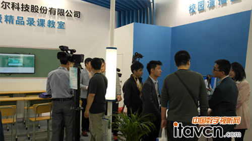 優化設備配比 建設節約高效校園演播室