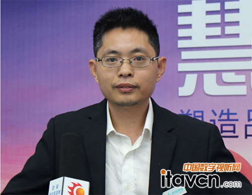 紫旭科技副總經理鄧劍鴻接受采訪