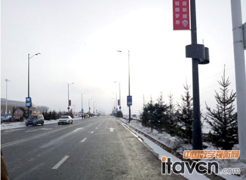 Dicolor(德彩)推出L-390燈桿屏