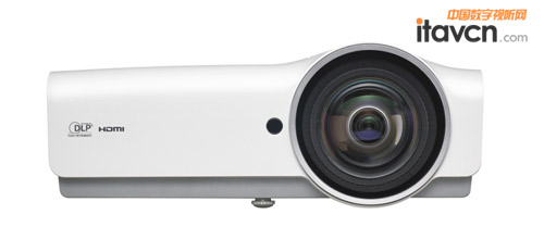 Vivitek(麗訊)DX881ST的短焦鏡頭1米即可投射80寸大畫面