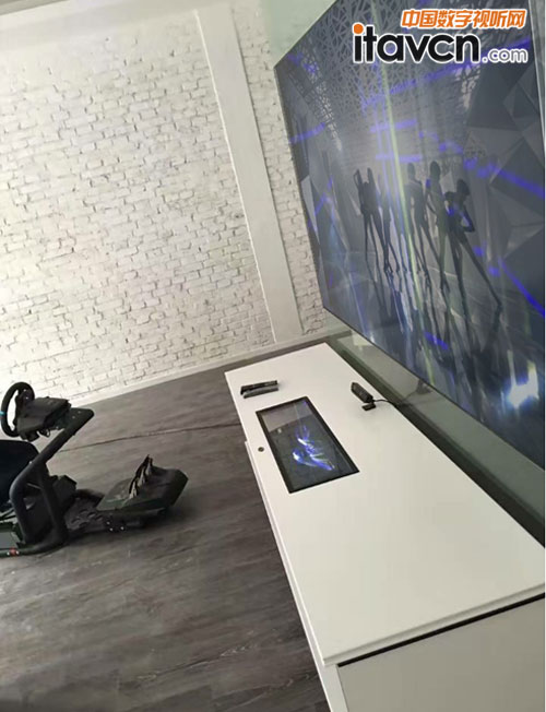 看光峰激光電視玩轉(zhuǎn)隱形酷炫風(fēng)!