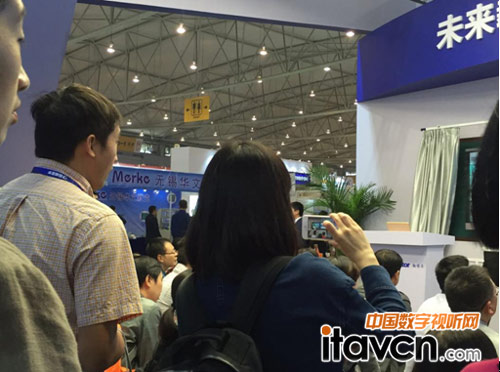 精彩詳盡的產品講解吸睛無數