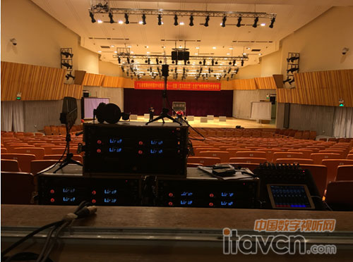 Masononsic M16.8數字調音臺和Relacart HR-31S無線音頻系統