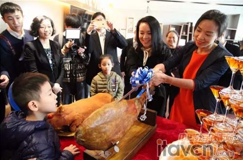 吃蛋糕,切乳豬,開火腿,財源廣進豐衣足食
