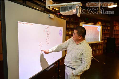 Vivitek(麗訊)D755WTIR短焦教育投影機可實現手觸功能