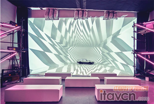 本場3D Mapping Show在長10.88米、寬14.87米、高5.07米的舞臺上演