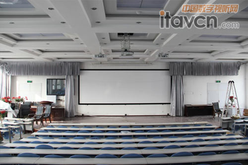 索諾克Sonnoc工程投影機(jī)成功進(jìn)駐蘭州市天慶實(shí)驗(yàn)中學(xué)