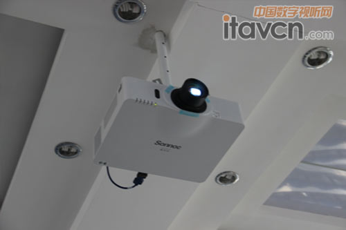 索諾克Sonnoc工程投影機(jī)成功進(jìn)駐蘭州市天慶實(shí)驗(yàn)中學(xué)