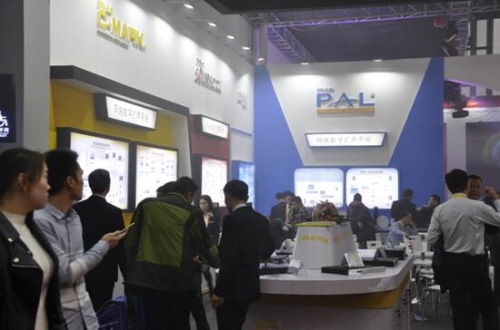 寶業(yè)恒展臺(tái)客流如織